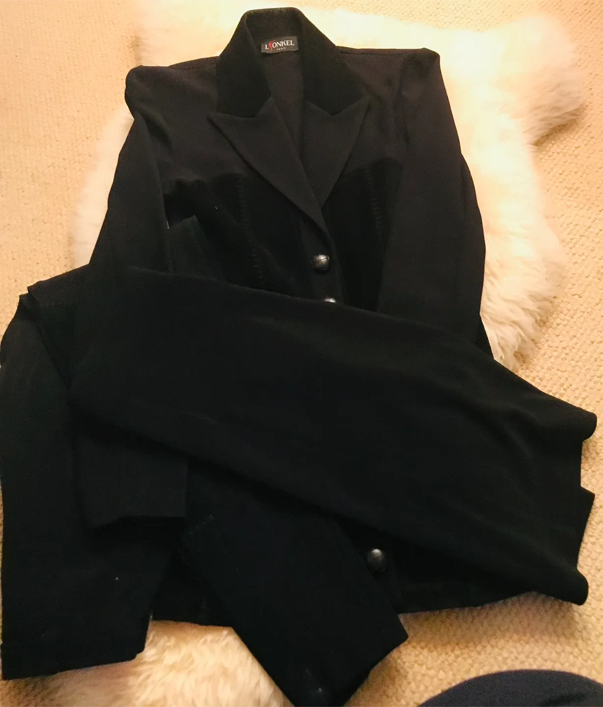 L'Onkel Paris Black blazer and matching leggings image indicator(2)