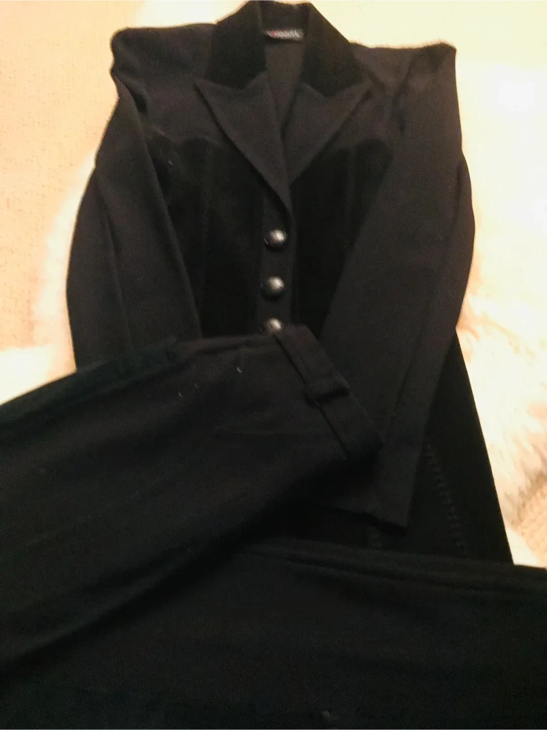 L'Onkel Paris Black blazer and matching leggings image indicator(3)