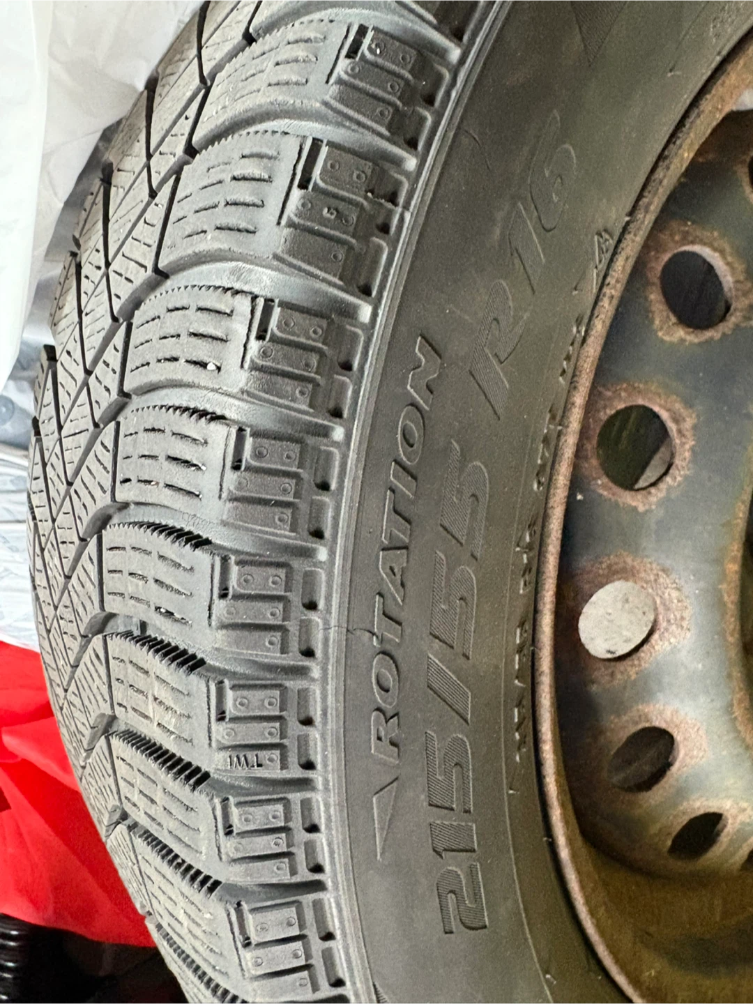 Pirelli 215/55 R16 Tire on Rim - photo 3