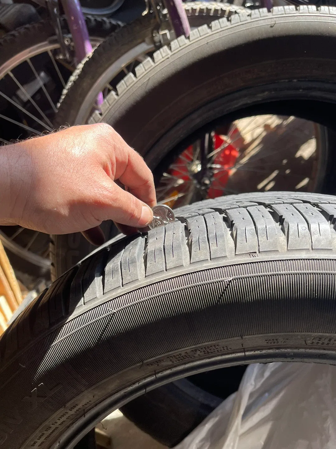 Nokian eNTYRE 2.0 All Season Tire 235/50R18 image indicator(2)