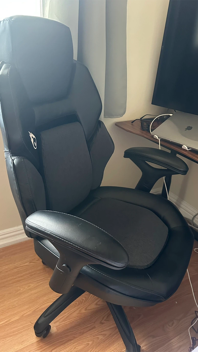 True Innovations Modern 3D Insight Gaming Chair - Black