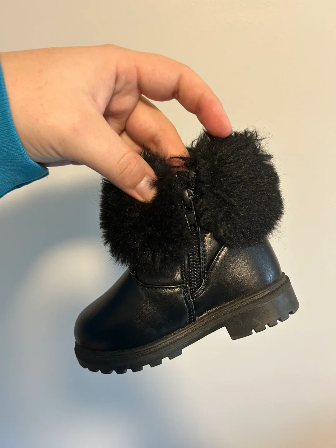 Toddler Black Boots Size 6 image indicator(6)