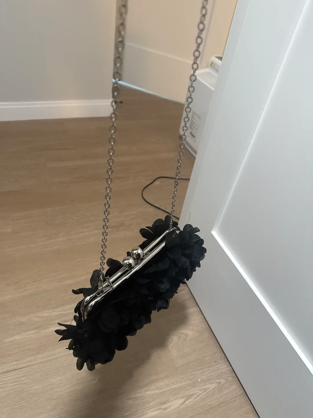 Black Floral Clutch Purse image indicator(2)