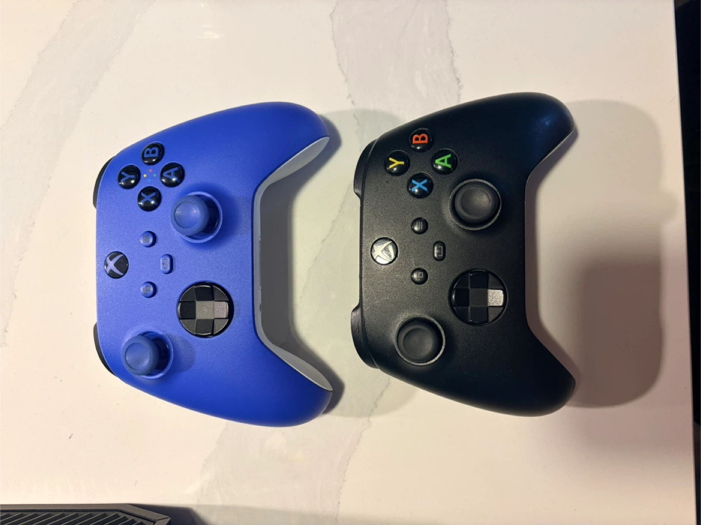 Xbox One Console with 2 Controllers - photo 5