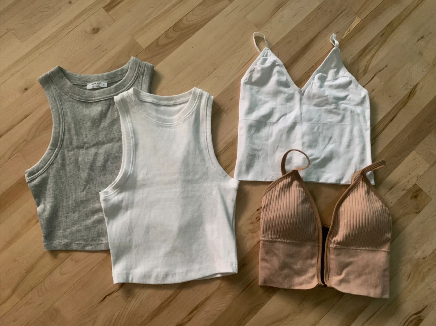 Tank Tops - Grey & White 4 pts