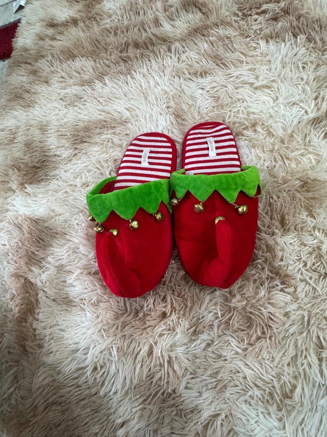 Ardene Elf Slippers - Size 5/6🥕 - photo 2
