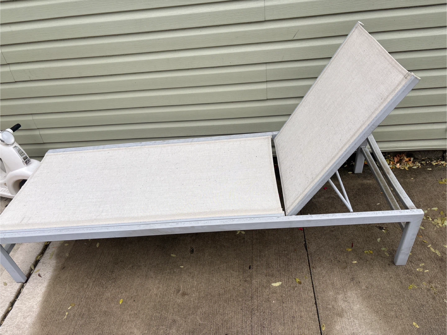 1 patio chair