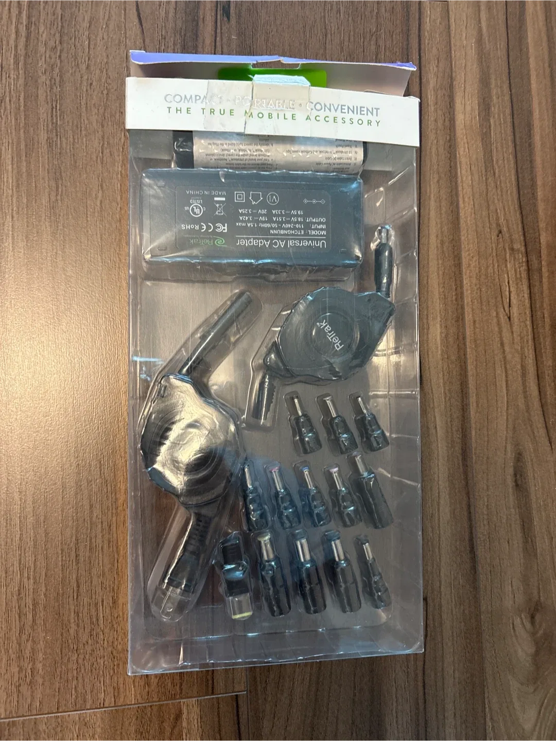 Retrak Universal 65W Laptop Charger + 13 Adapter Tips 🥕 image indicator(2)