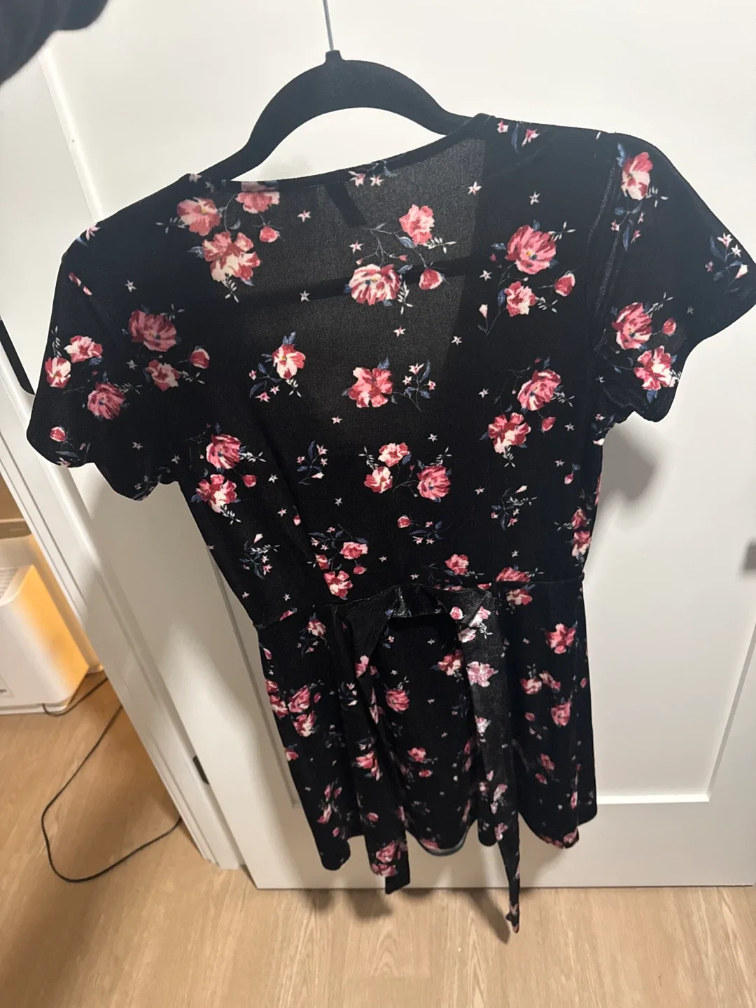 H&M Divided Floral Mini Dress - Size US 4 image indicator(2)