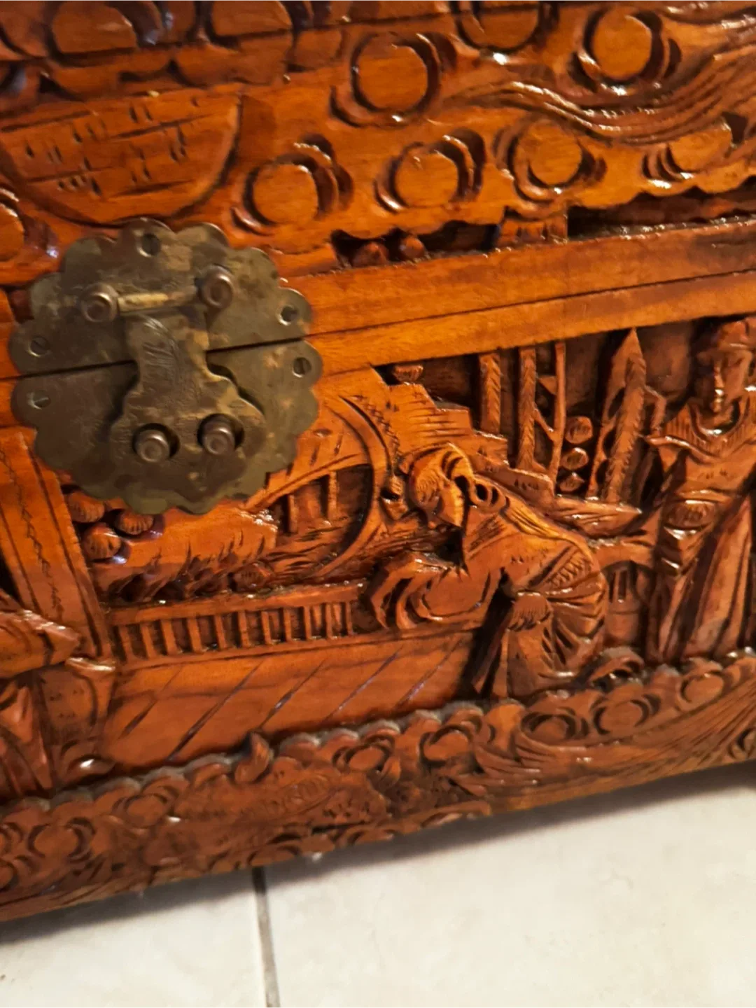 Vintage Carved Wooden Box image indicator(2)