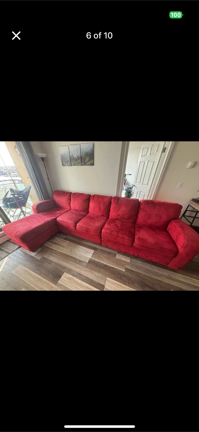 Comfy Red sectional Sofa with chaise - Priced to sell 325$ OBO - photo 4