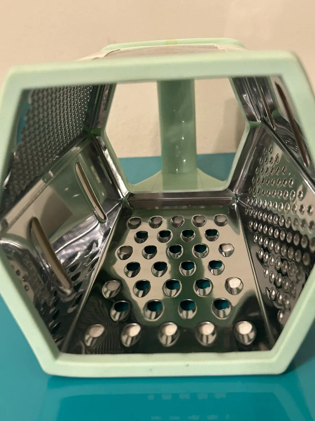 NEW 6-Sided Grater - Stainless Steel image indicator(4)