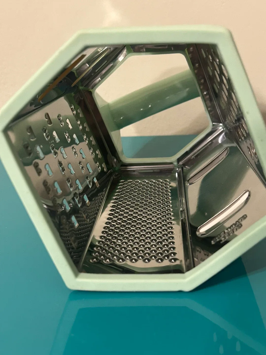 NEW 6-Sided Grater - Stainless Steel image indicator(5)