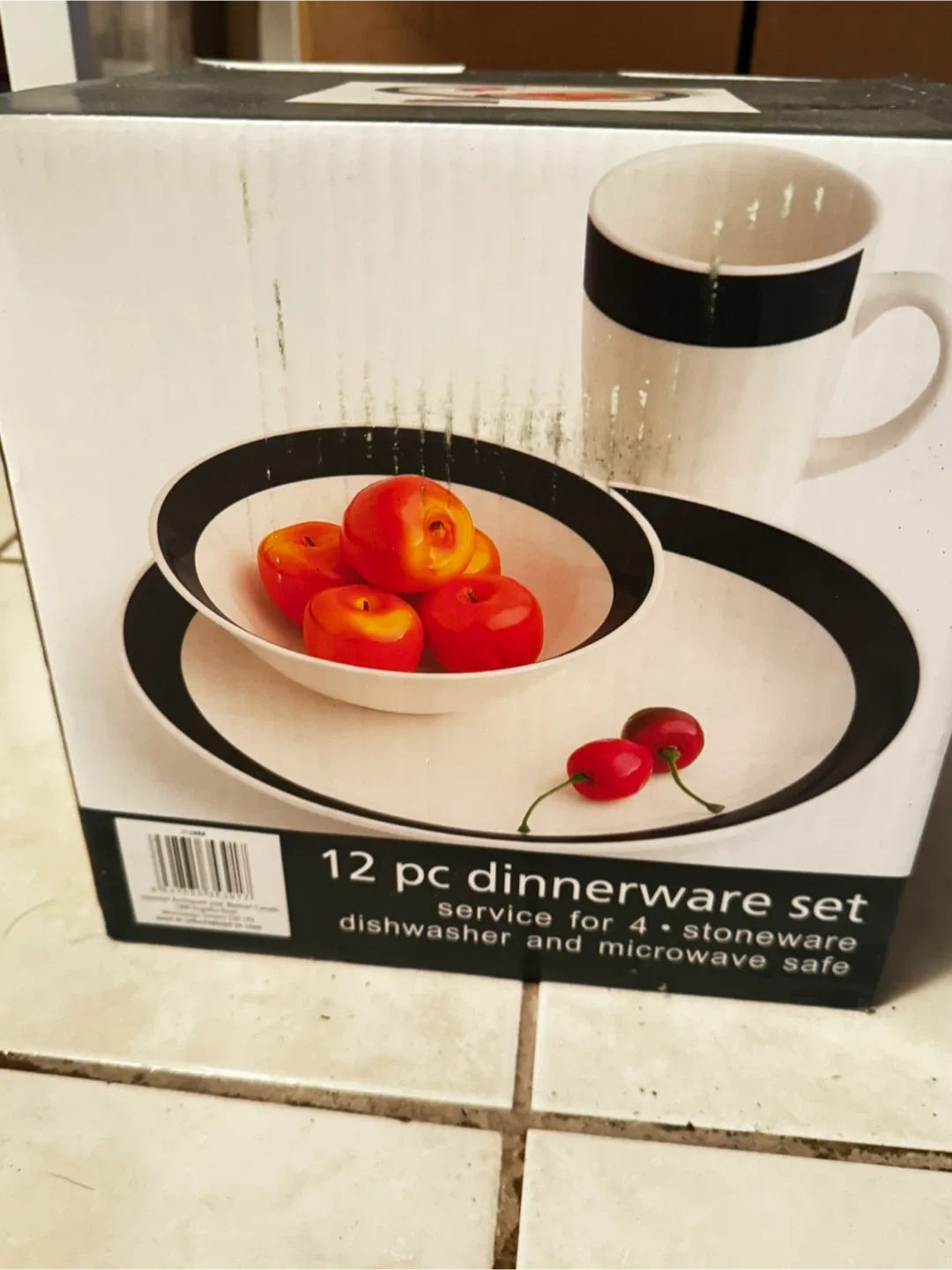 12 pc Dinnerware Set - Service for 4