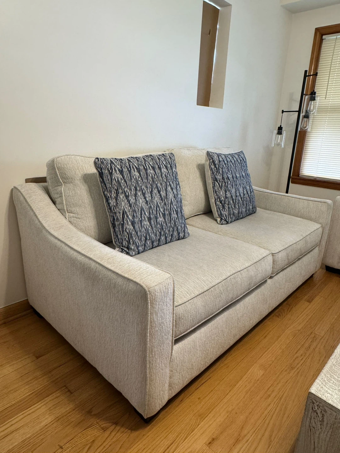 Comfortable Loveseat Sofa - Great Condition! - photo 2