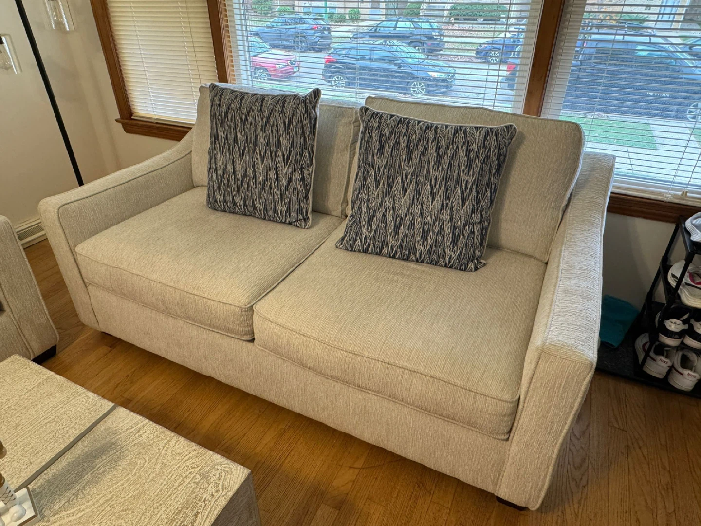 Comfortable Loveseat Sofa - Great Condition! - photo 4