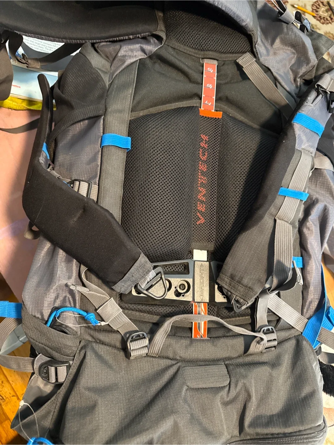 Klamath 55 Hiking Backpack - Gray/Blue image indicator(2)