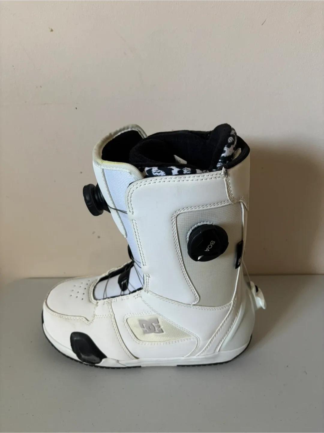 DC BOA Woman StepOn Snowboard Boots - White 7.5US Woman image indicator(3)