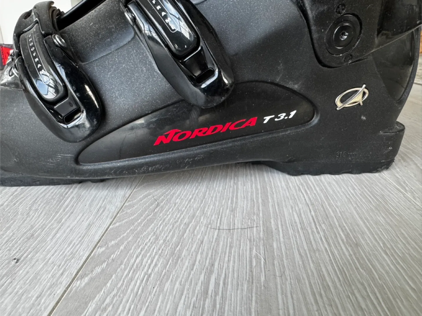 Skis and boots image indicator(7)