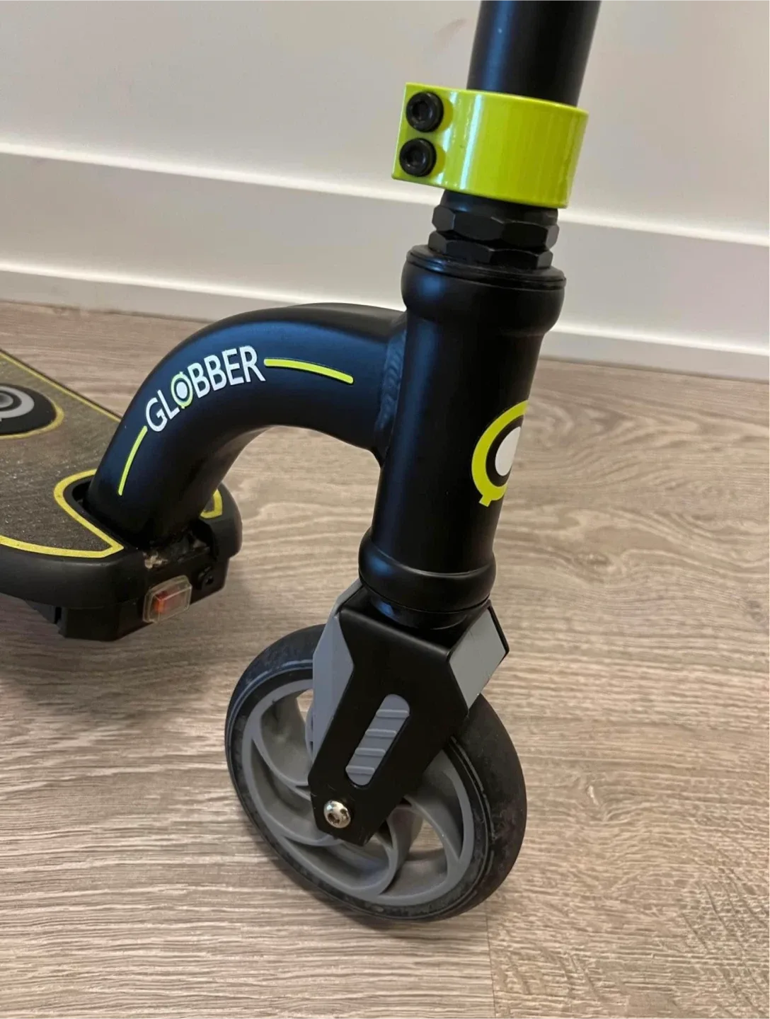 Globber electric scooter image indicator(2)
