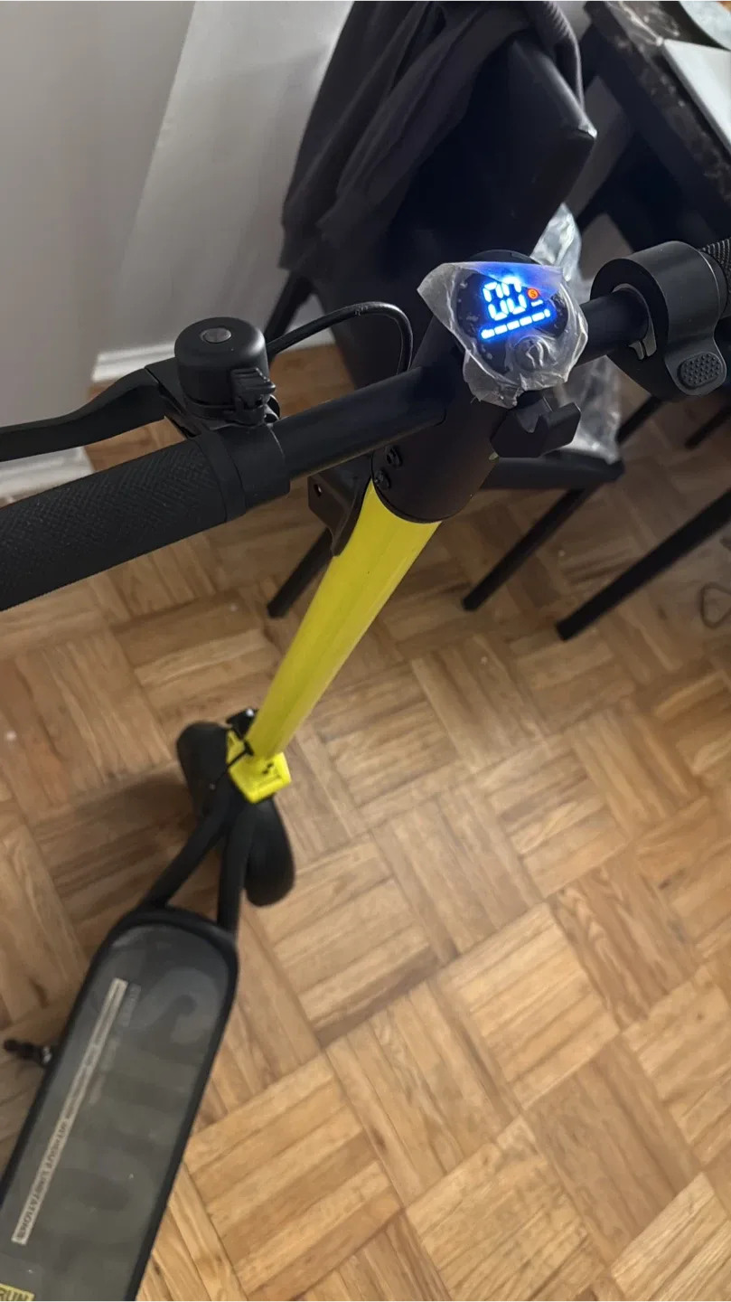 Suotu ST E500 Electric Scooter - Yellow image indicator(2)