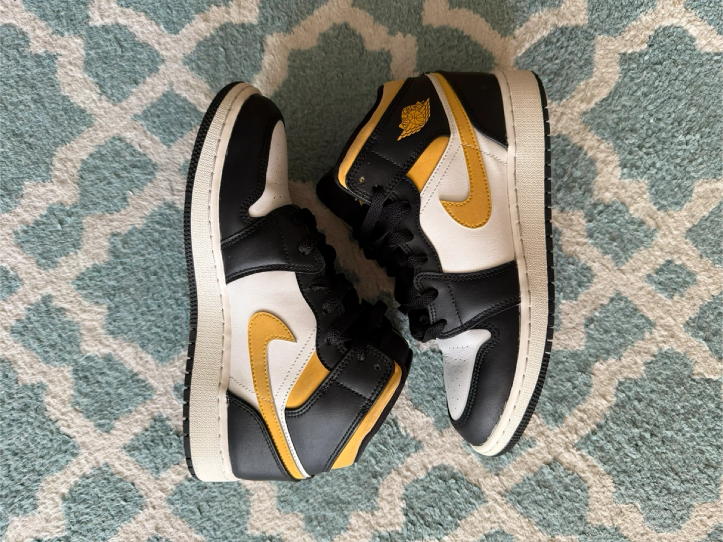 Jordan Air 1 Mid Black/Taxi Youth Size 7Y