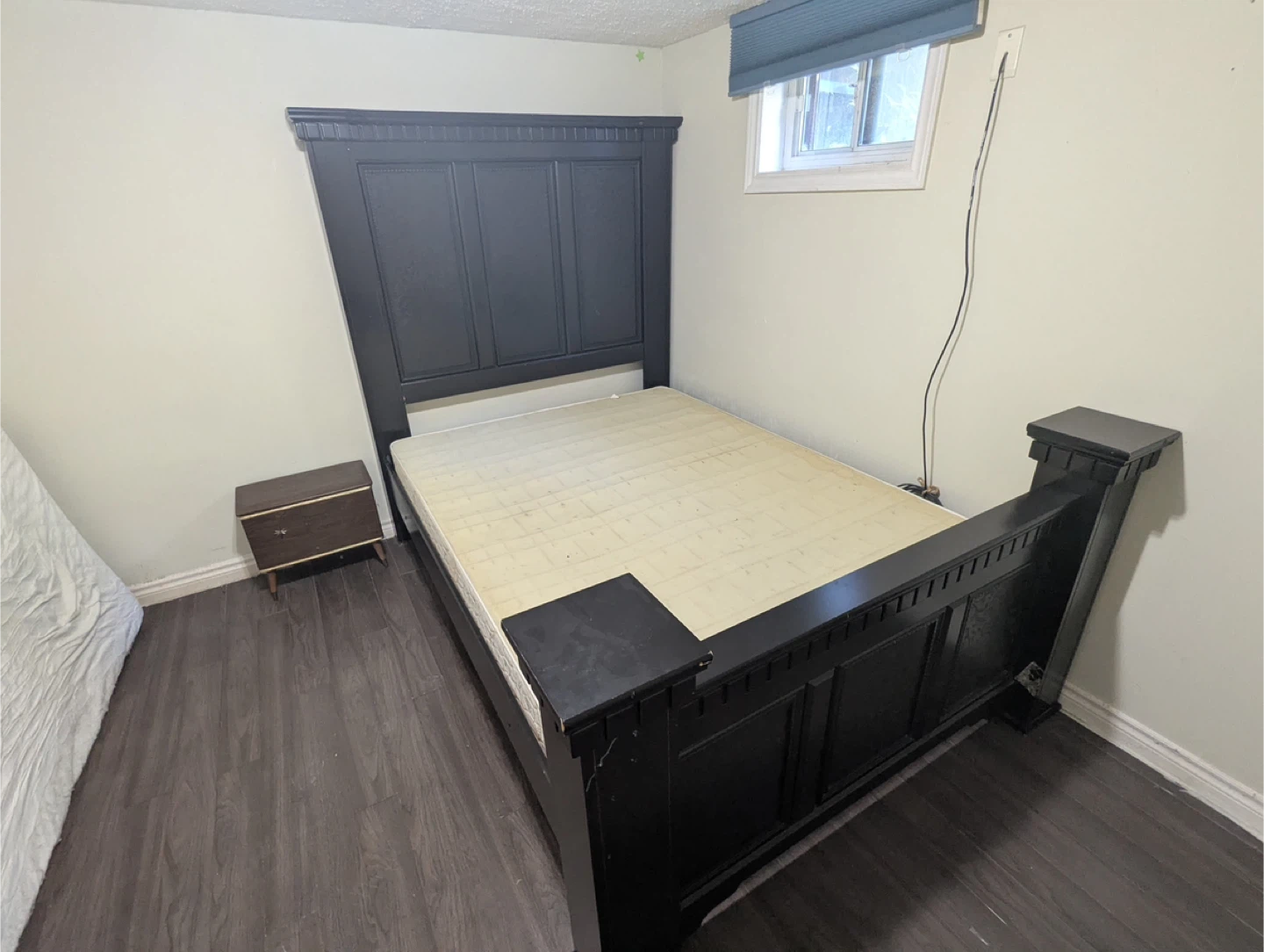 Queen dark brown Bed Frame - photo 4