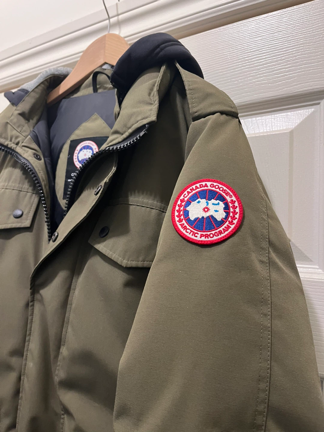 Canada Goose Constable Parka - Olive - Size S - photo 2