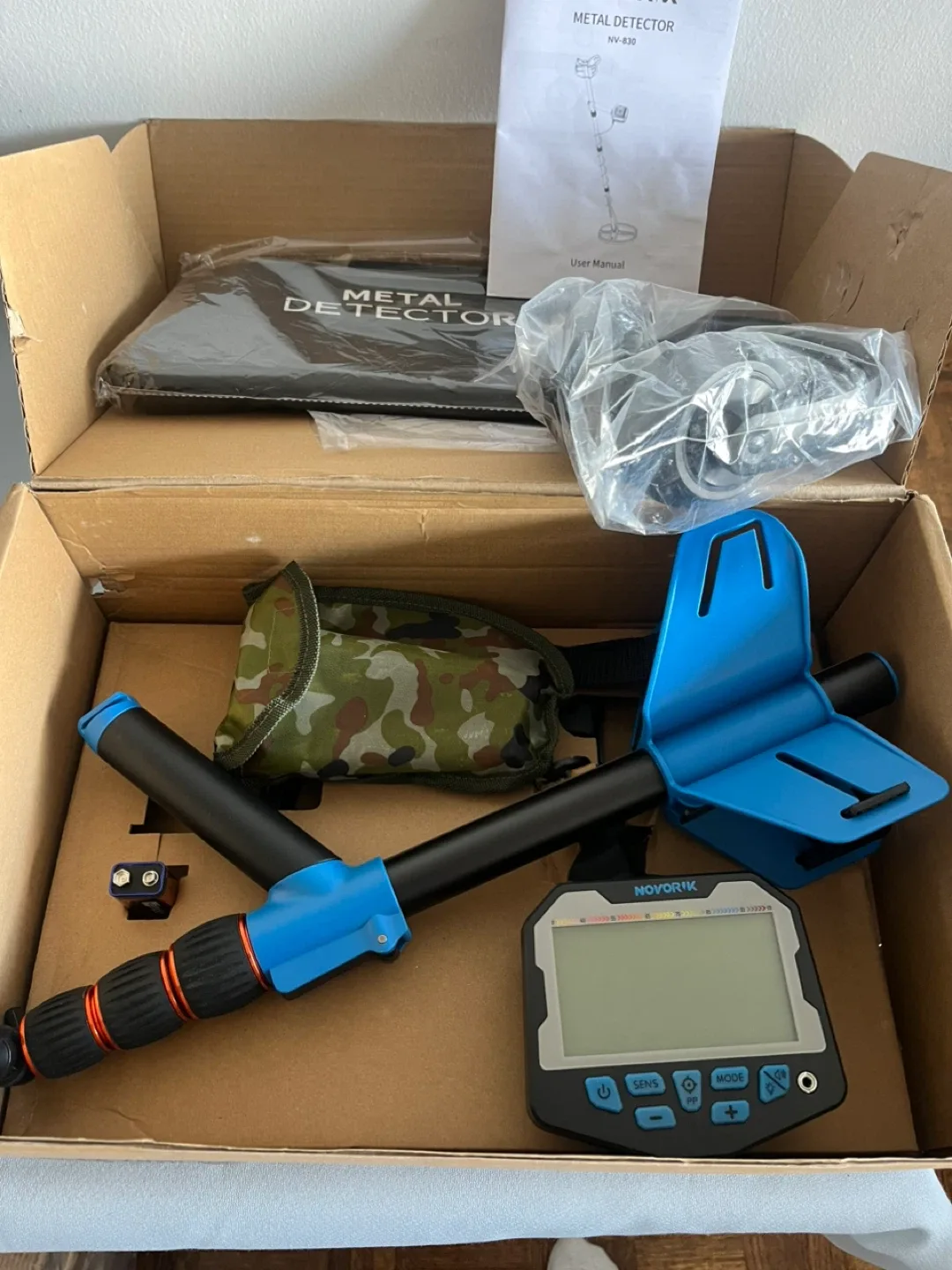 NOVORIK NV-830 Metal Detector - New in Box! image indicator(2)