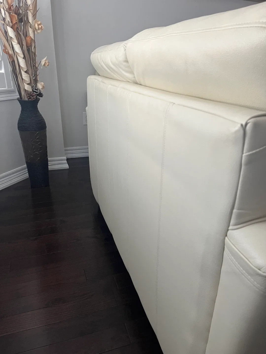 Cream Leather Sofa Set image indicator(9)