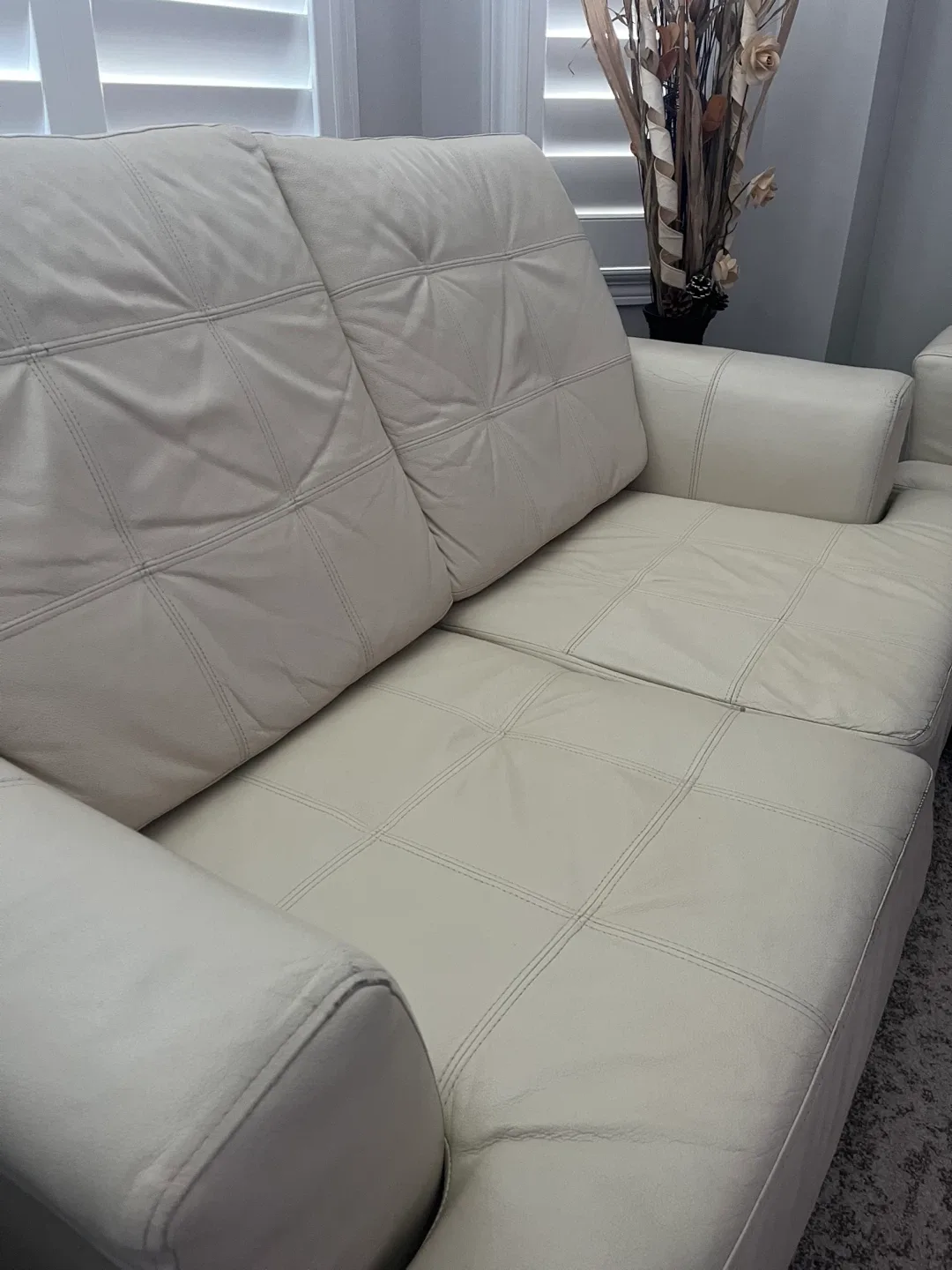 Cream Leather Sofa Set image indicator(6)