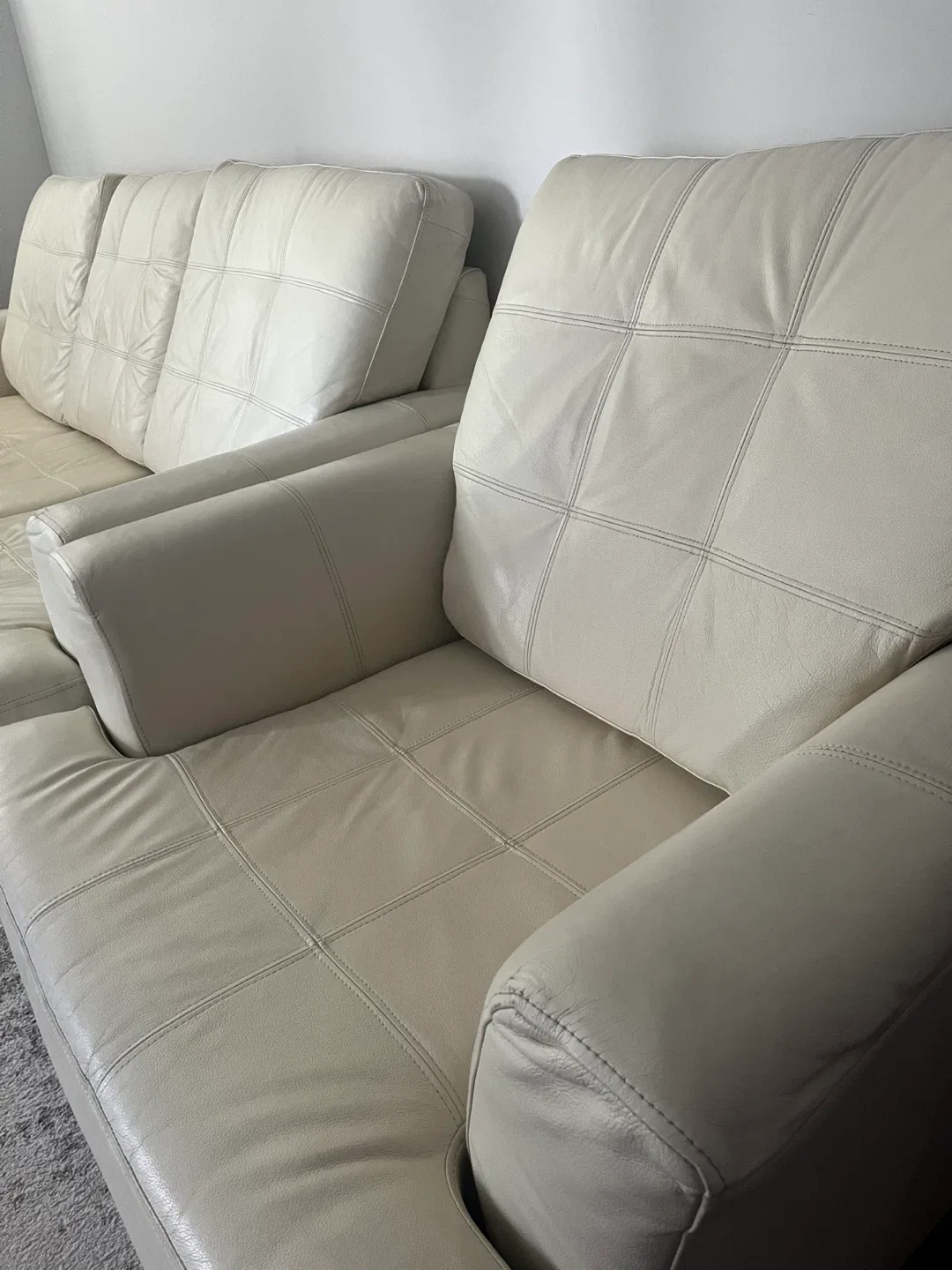 Cream Leather Sofa Set image indicator(8)