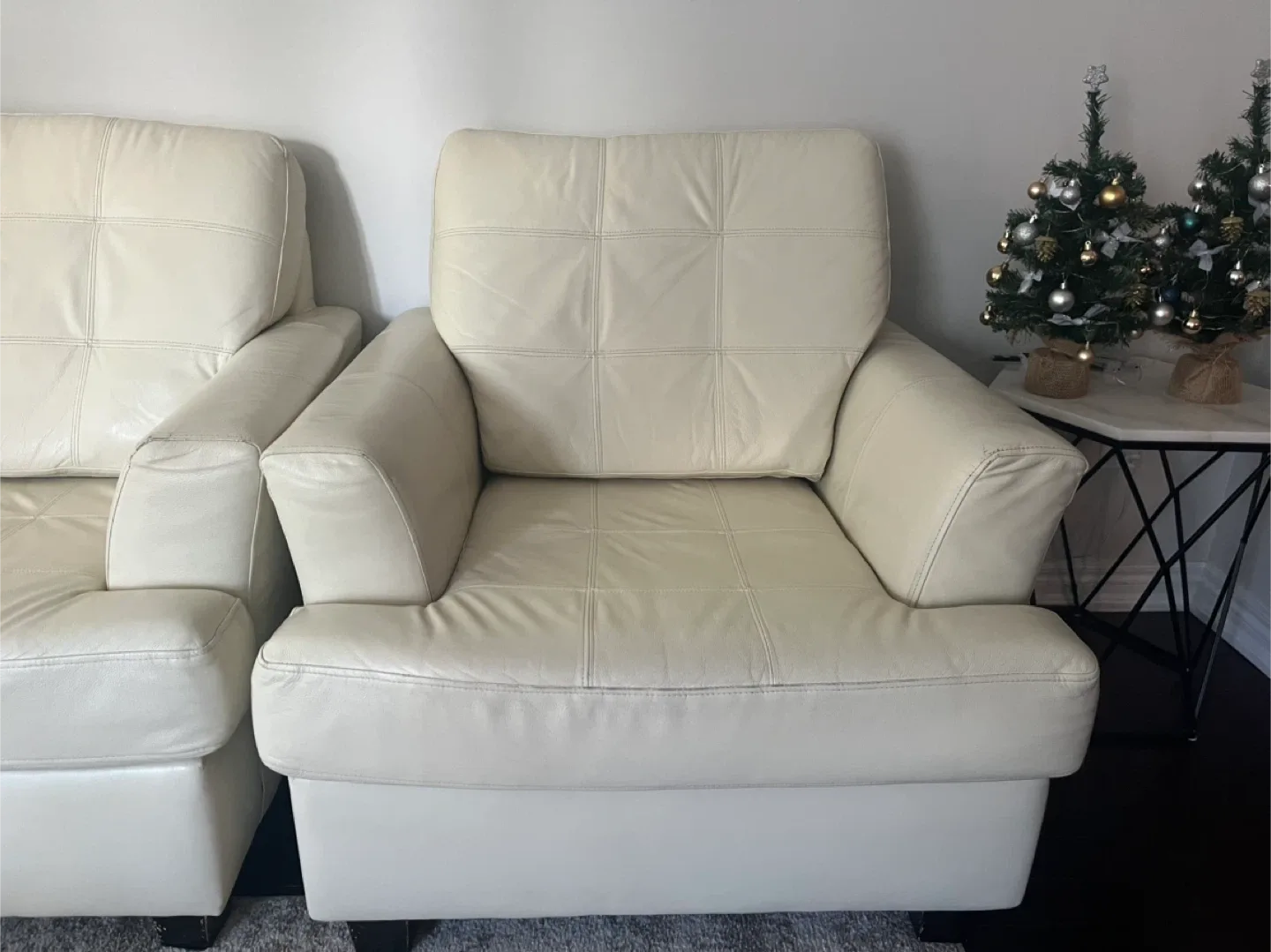 Cream Leather Sofa Set image indicator(3)