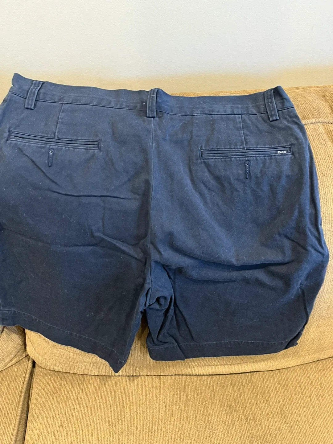 Polo Ralph Lauren Men’s Classic Fit Pleated 9" Shorts image indicator(3)