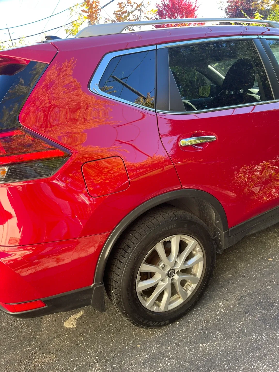 Nissan Rogue SL - Red SUV 2017 it has only 99,200 Km image indicator(6)