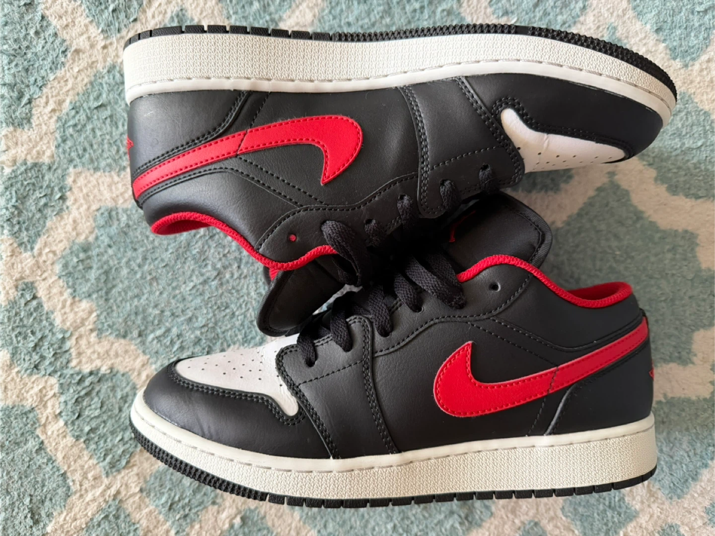 Nike Air Jordan 1 Low Black/Red, US 7Y