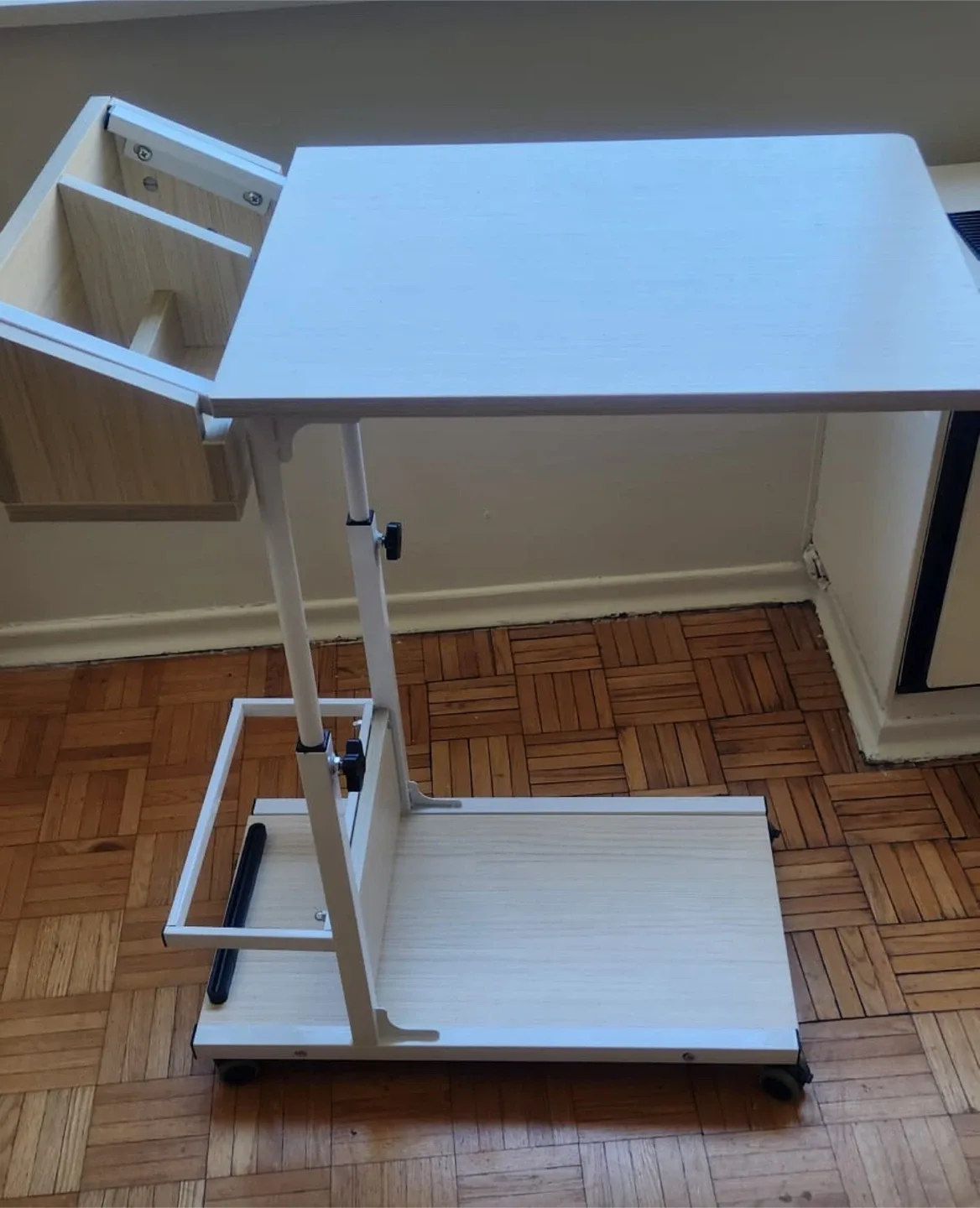 Adjustable Rolling Laptop Desk image indicator(3)