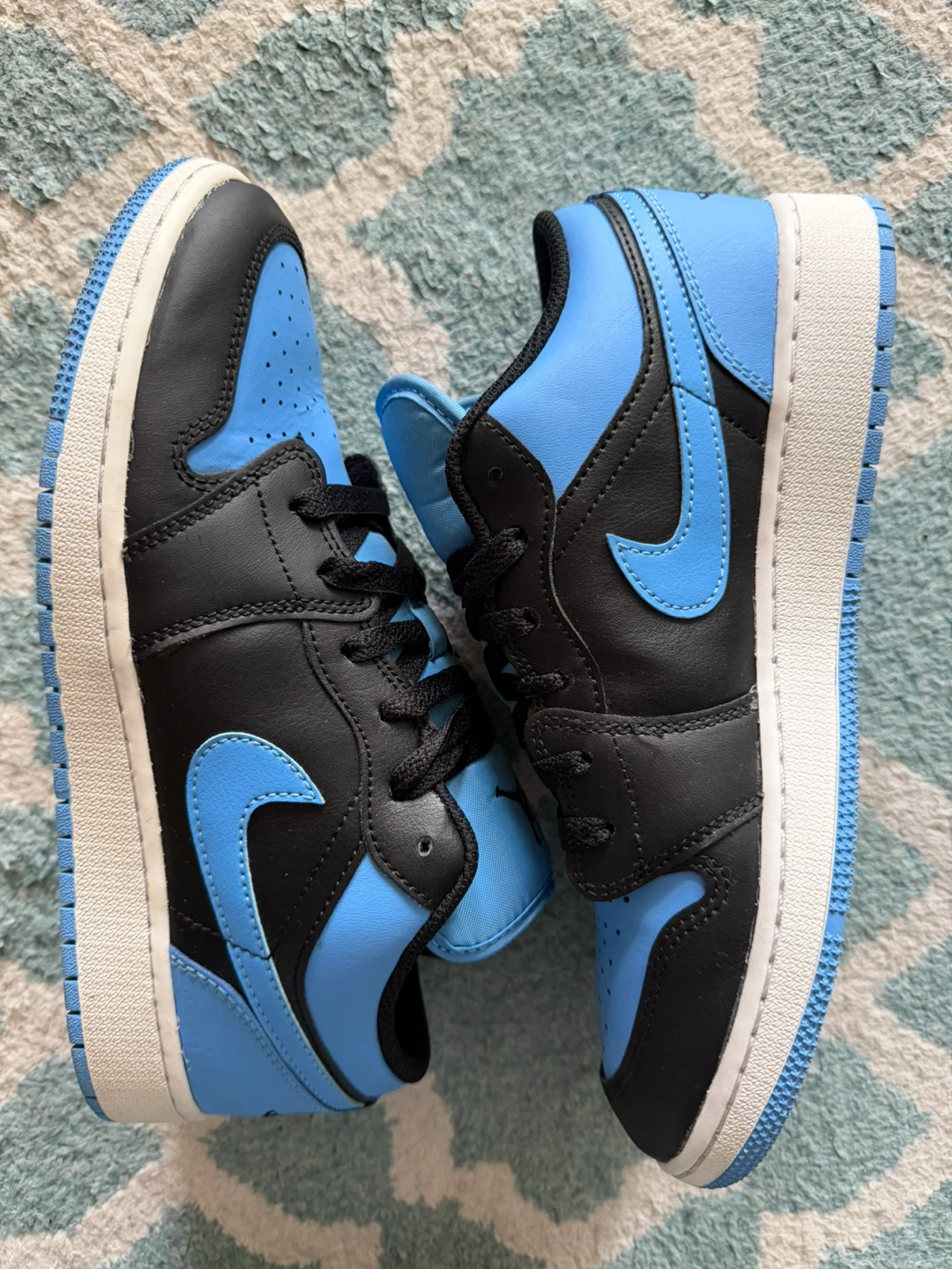 Nike Air Jordan 1 Low - Size 7Y