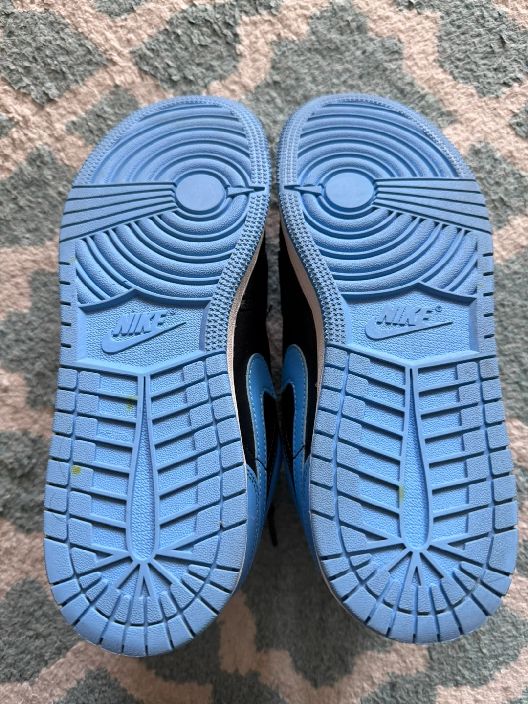 Nike Air Jordan 1 Low - Size 7Y - photo 2