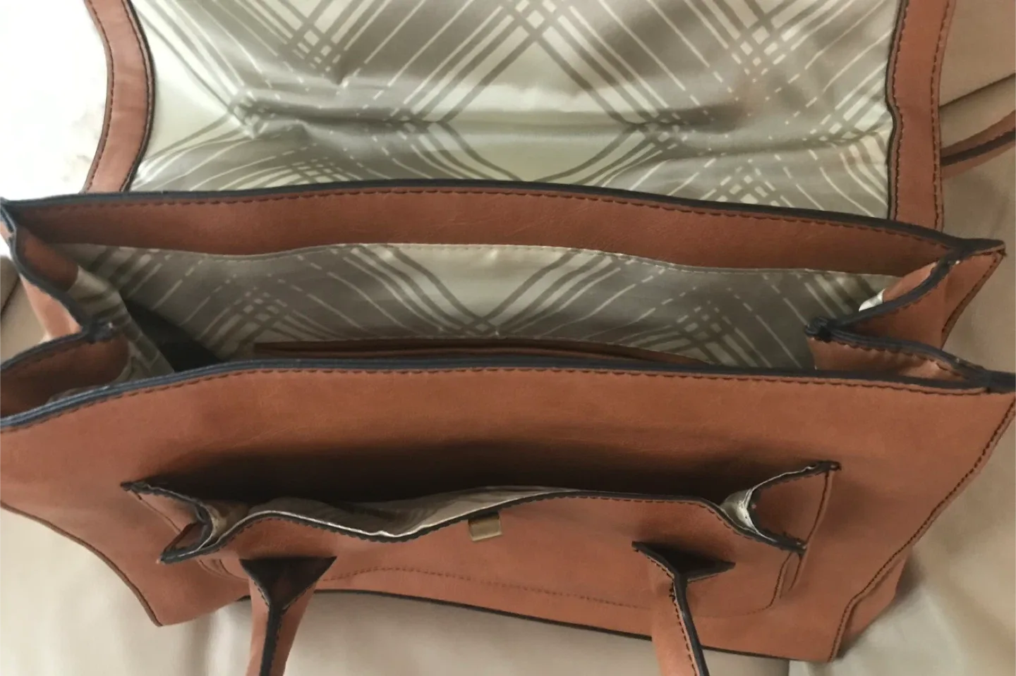 Brown Leather  Bag image indicator(8)