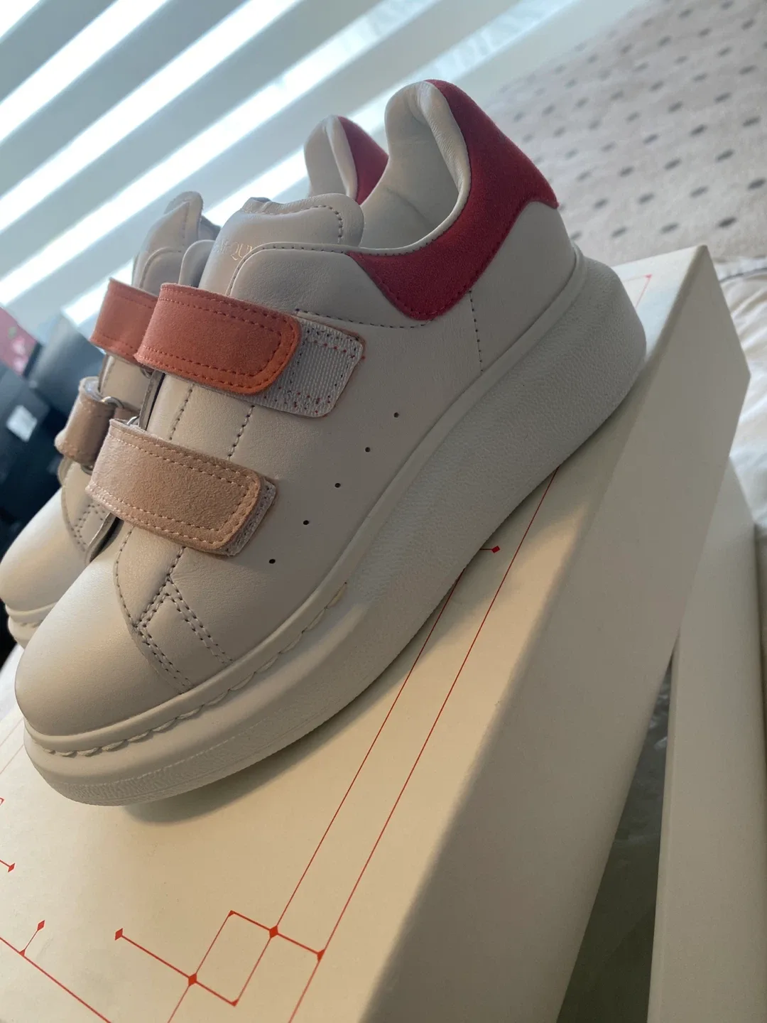 Alexander McQueen Kids White/Pink Sneakers image indicator(5)