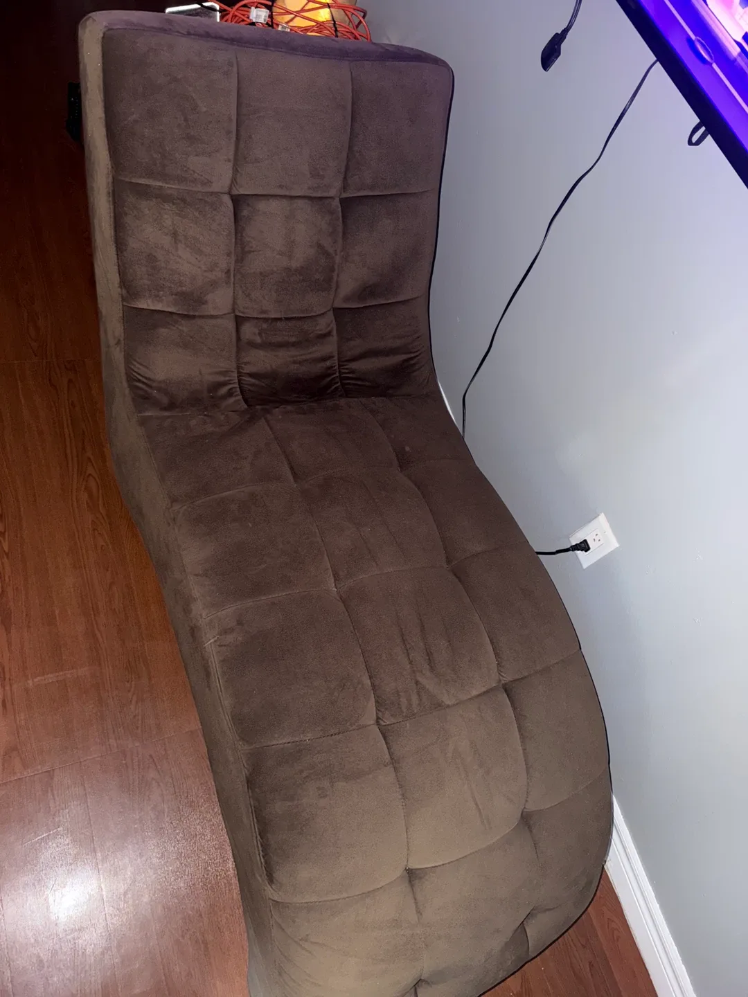 Brown Chaise Lounge Chair image indicator(2)