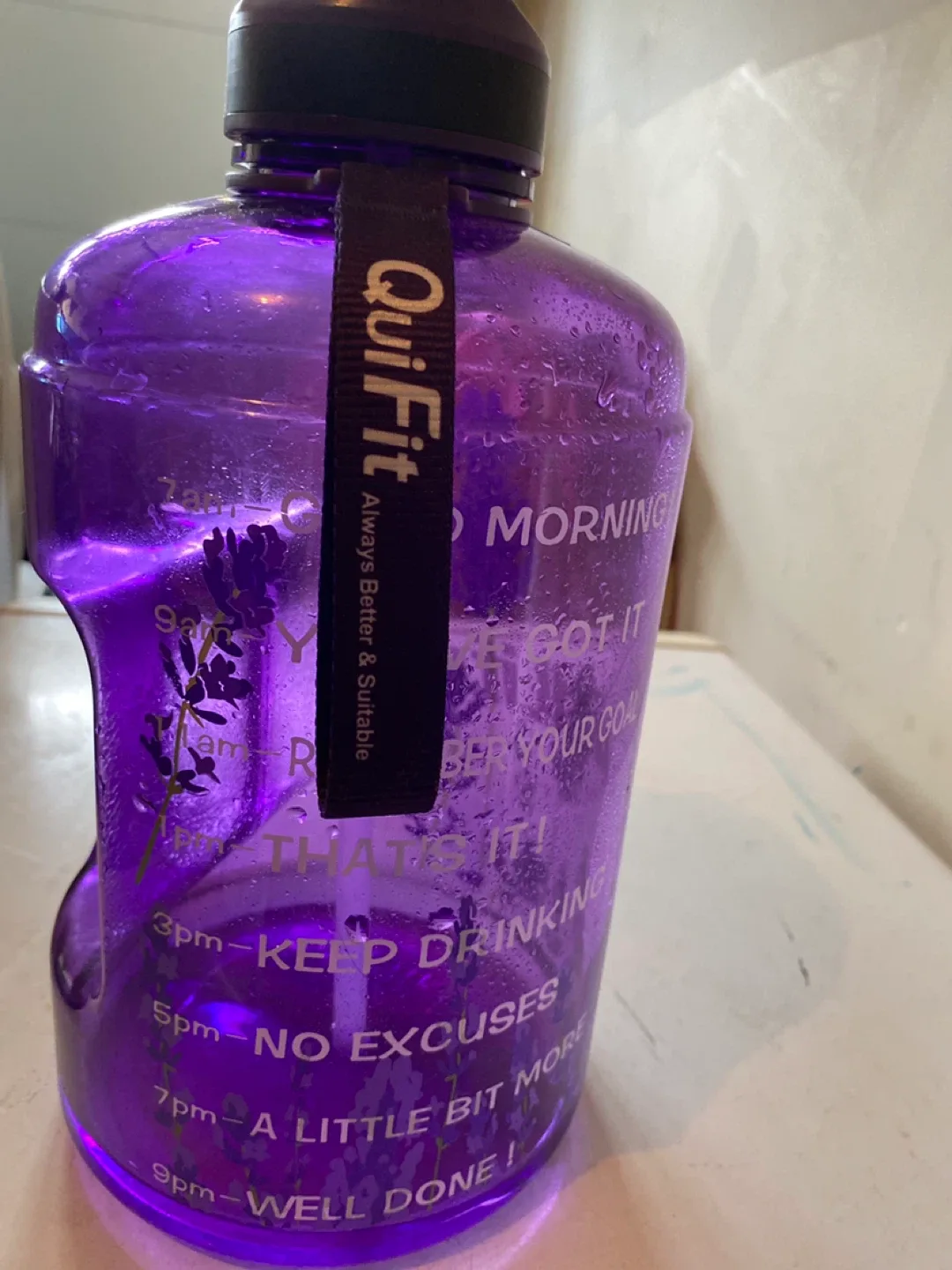 QuiFit Gallon Purple Water Bottle image indicator(2)