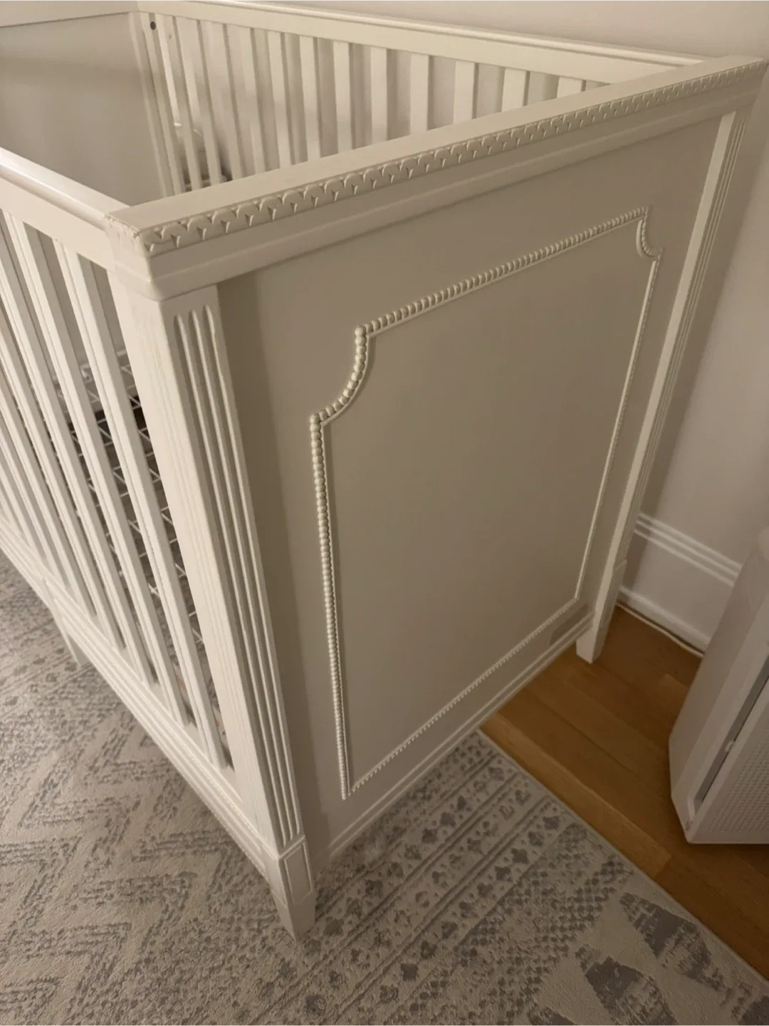 White Baby Crib image indicator(6)