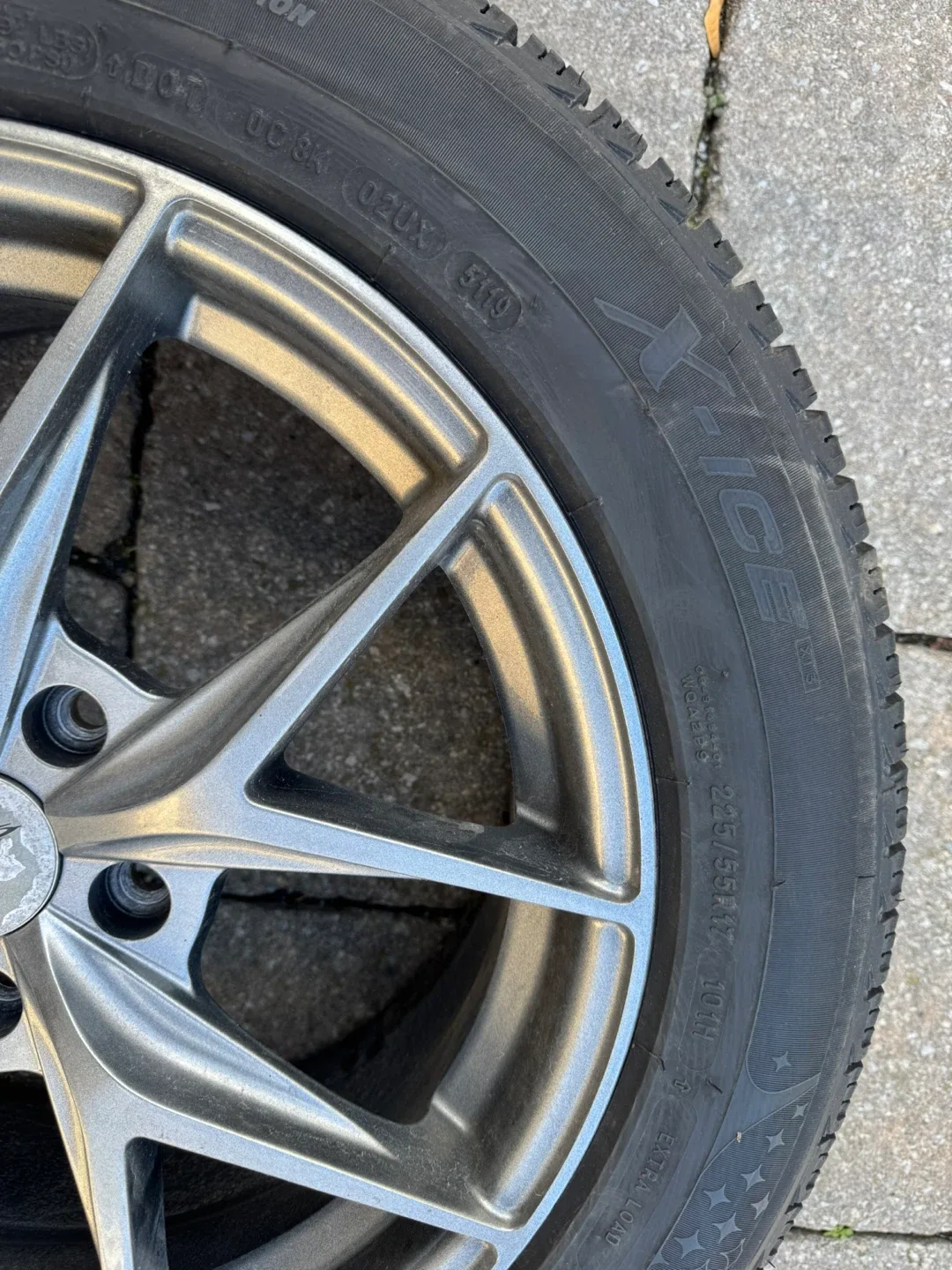 Michelin X-Ice 225/55R17 Winter Tire on DAI Rim image indicator(5)