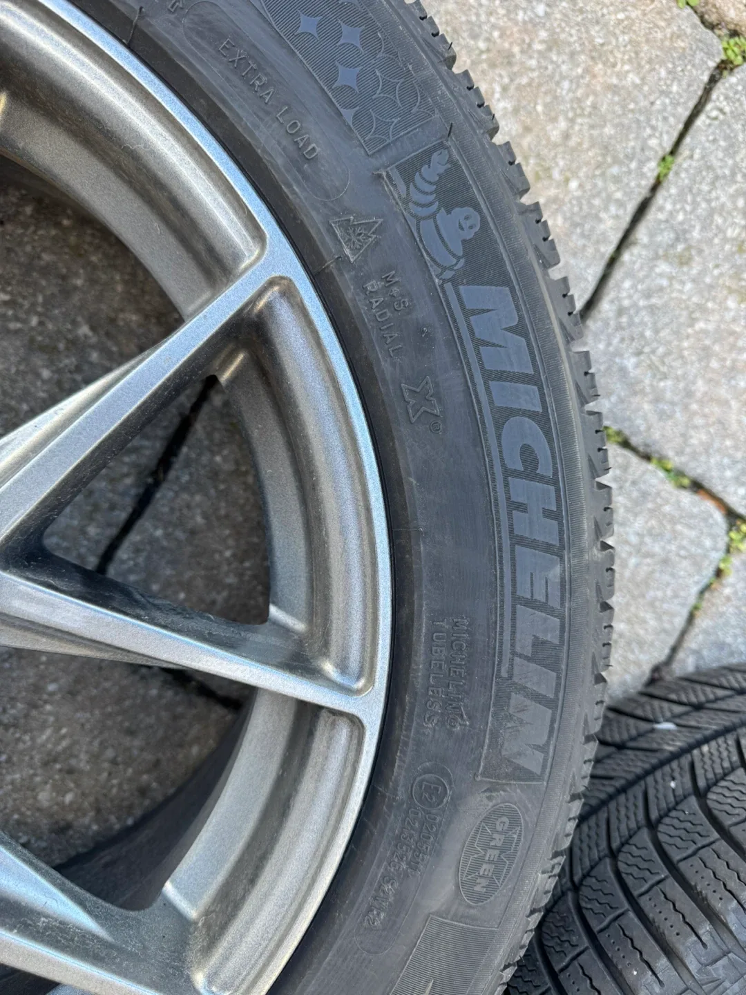 Michelin X-Ice 225/55R17 Winter Tire on DAI Rim image indicator(6)