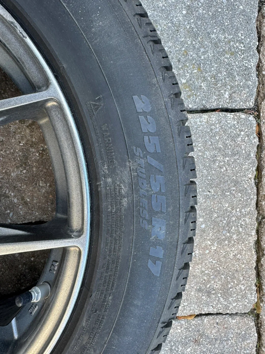 Michelin X-Ice 225/55R17 Winter Tire on DAI Rim image indicator(2)