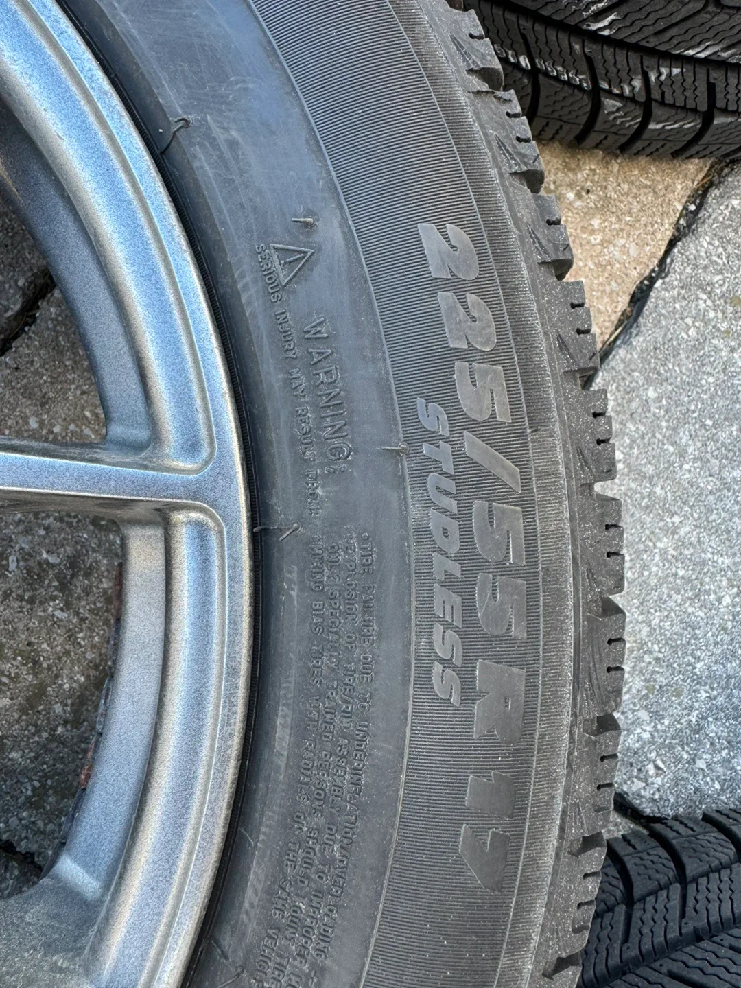 Michelin X-Ice 225/55R17 Winter Tire on DAI Rim image indicator(7)