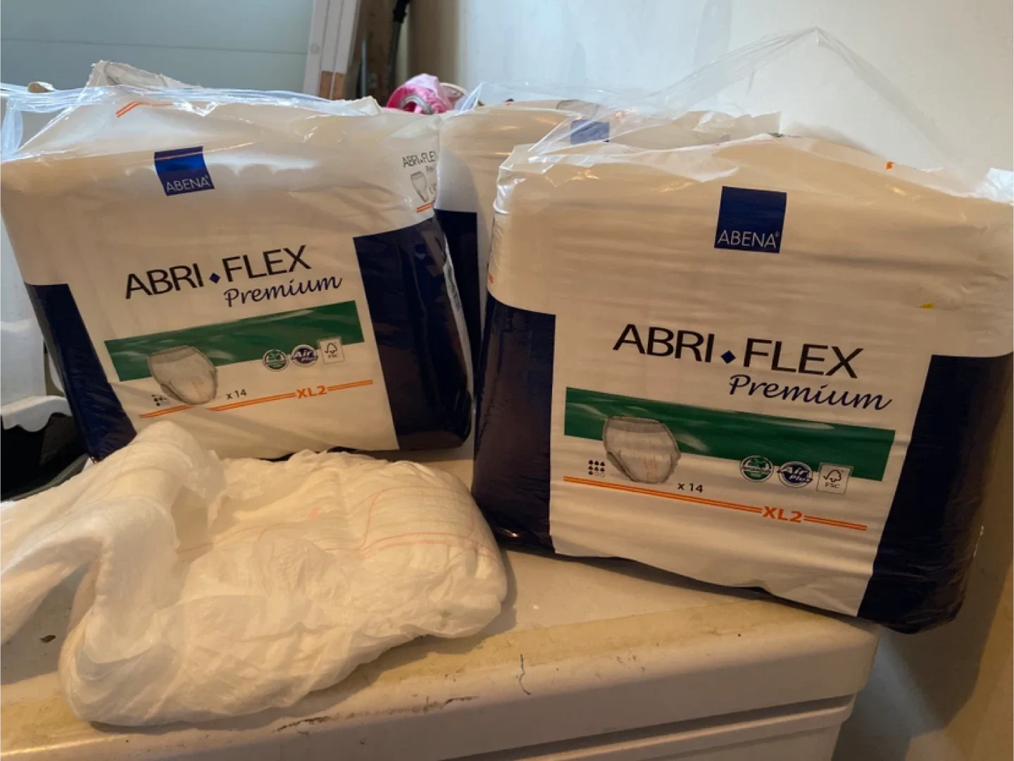 Abri-Flex Premium XL2 Adult Diapers image indicator(3)