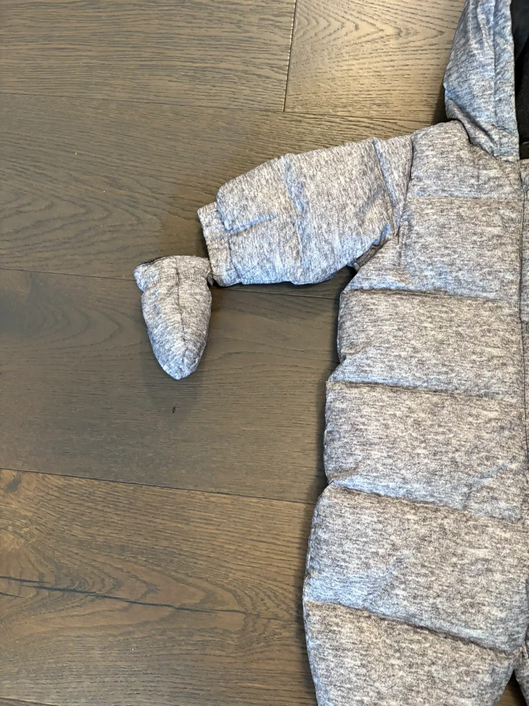 Baby gap gray down filled baby snowsuit 0-6M NWT ret $139 image indicator(5)